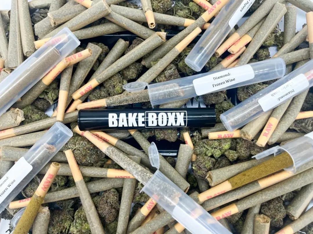 Pre-rolls Image, Bakeboxx pre-rolls in a picture, with the BakeBoxx Logo on top